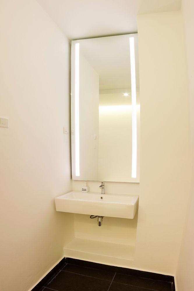 Roomies Suites Batu Ferringhi Extérieur photo